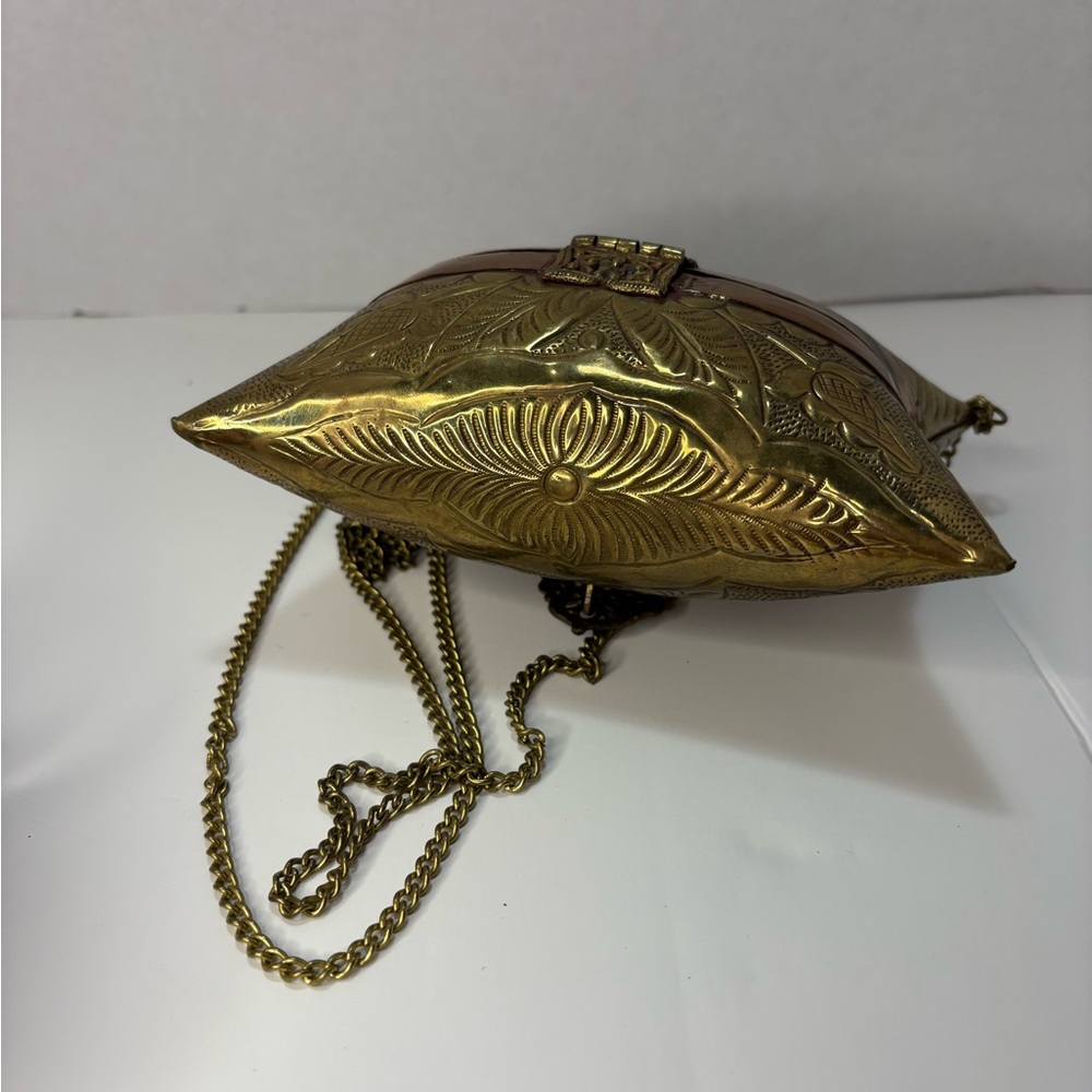 1930’s Hammered Brass Pillow Purse vintage - Picture 12 of 15